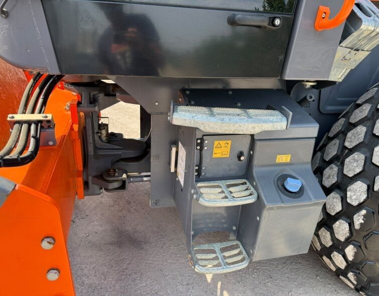 HAMM  HC110i **IMPECCABLE-LIKE NEW**